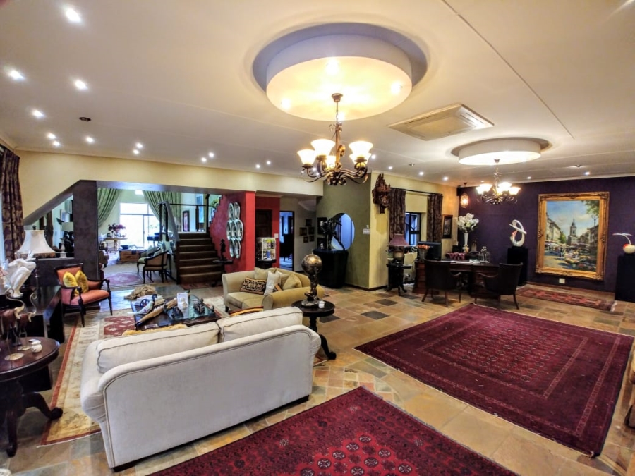 10 Bedroom Property for Sale in Hoekwil Western Cape